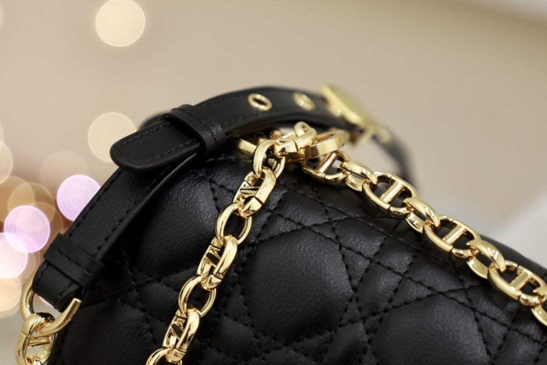 ラージ カロバッグ 28 ブラック サプル カナージュ カーフスキン