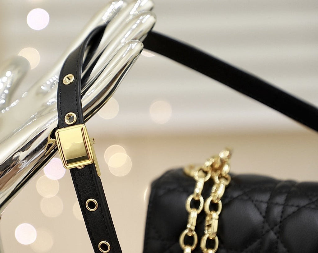 ラージ カロバッグ 28 ブラック サプル カナージュ カーフスキン