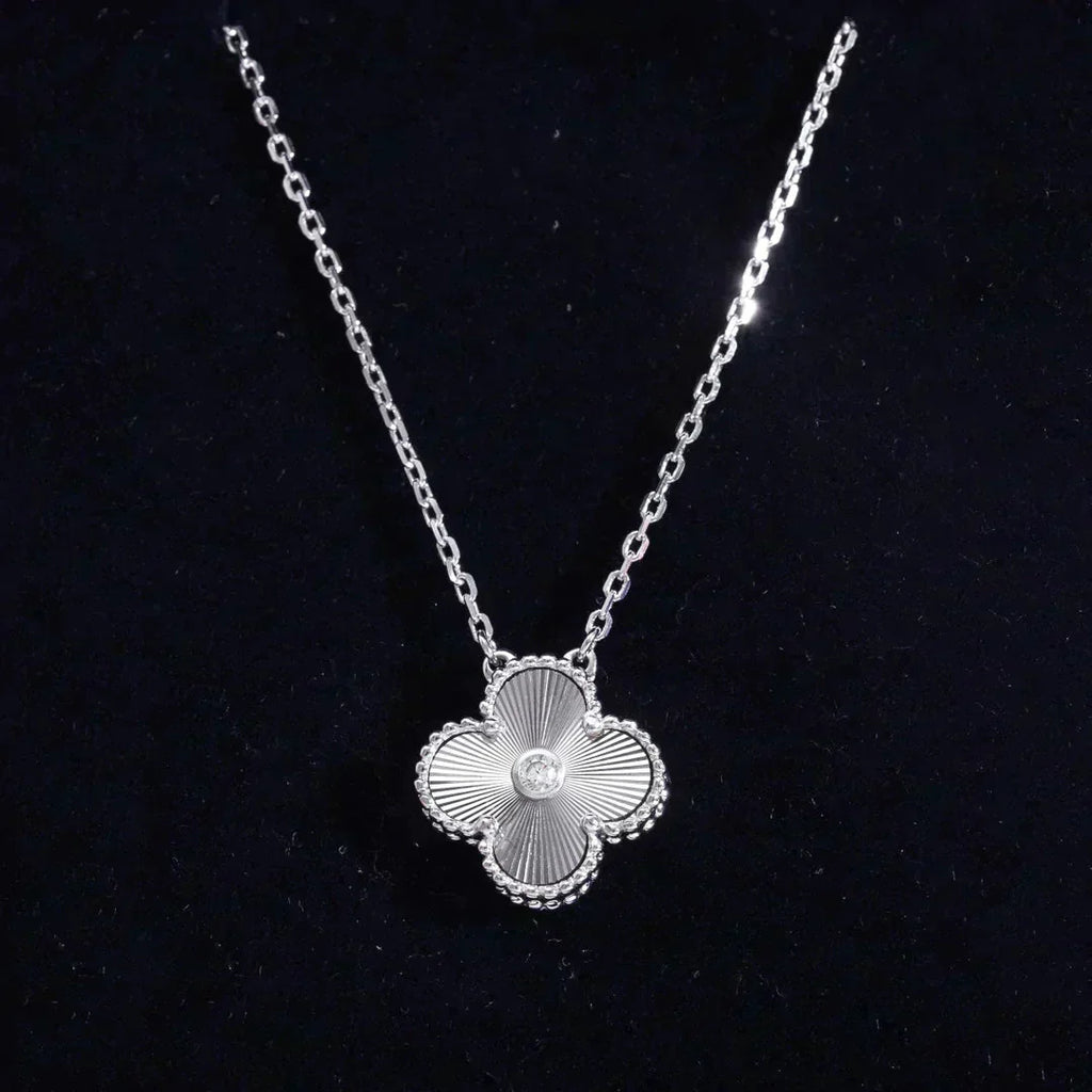 [⭐JeweliWhal]CLOVER  15MM DIAMOND LASER NECKLACE SILVER