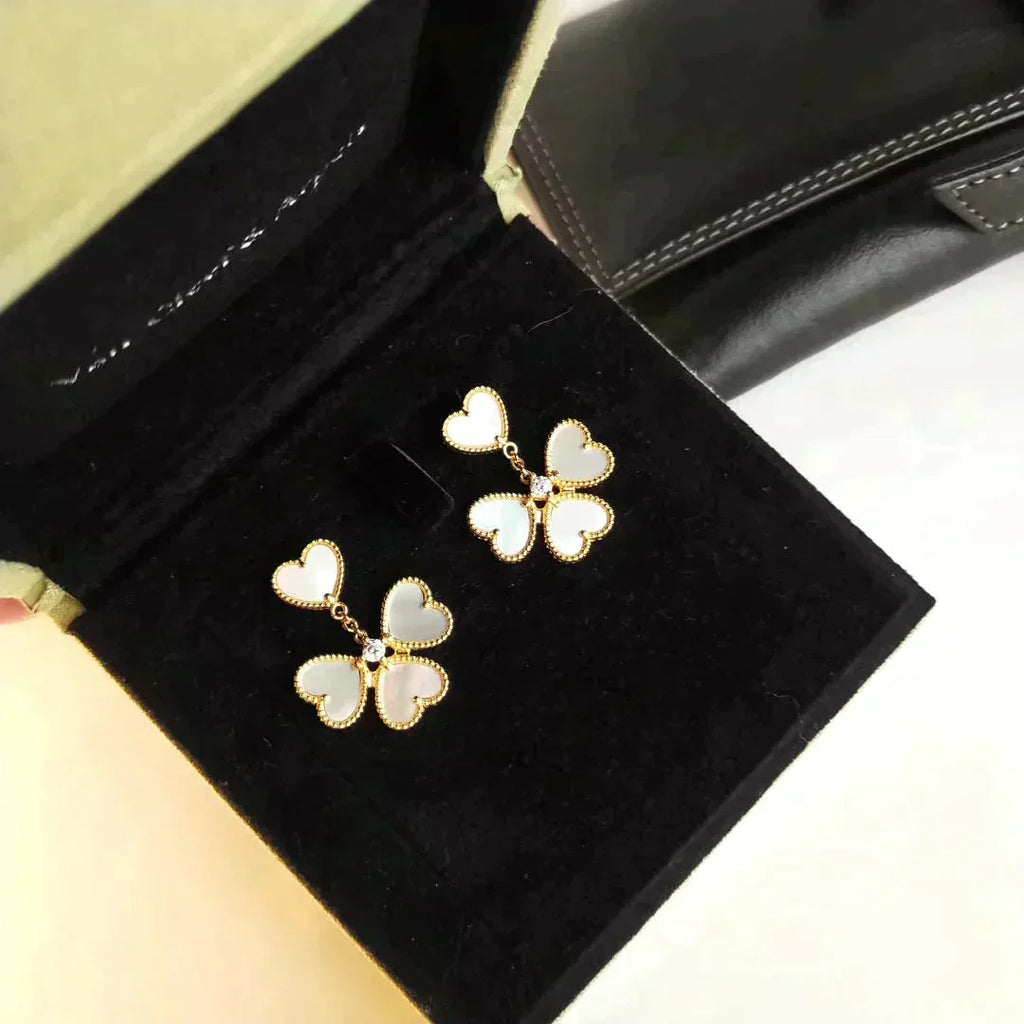 [⭐JeweliWhal]CLOVER SWEET WHITE MOP EARRINGS