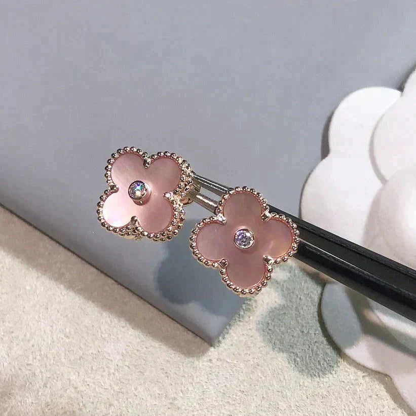 [⭐JeweliWhal]CLOVER MEDIUM 1 MOTIFS  PINK MOP DIAMOND EARRINGS