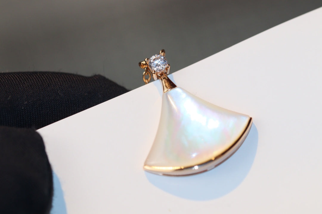 [⭐JeweliWhal]ドリームネックレス ホワイトモップ ピンクゴールド ダイヤモンド1個