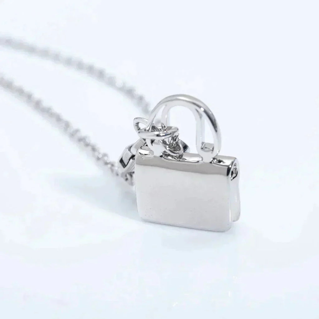 [⭐JeweliWhal]AMULETTE PEDANT SILVER NECKLACE