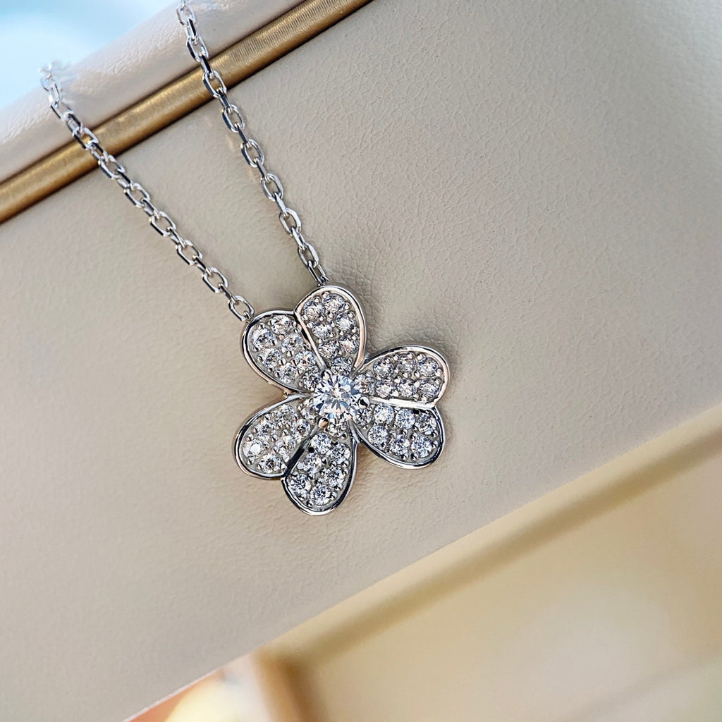 [⭐JeweliWhal]CLOVER DIAMOND NECKLACE SILVER