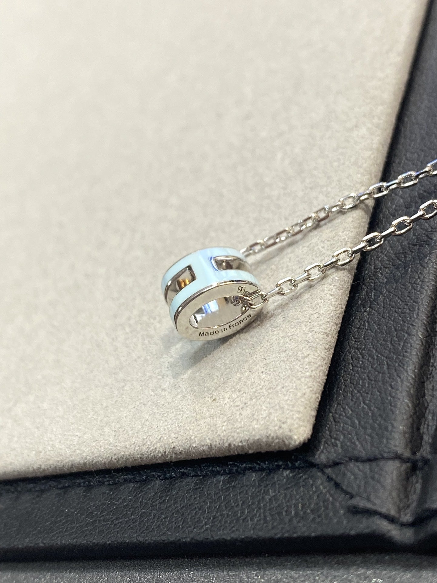 [⭐JeweliWhal]POP H LIGHT BLUE NECKLACE