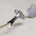 [⭐JeweliWhal]CLOVER MEDIUM 1 MOTIFS  WHITE MOP EARRINGS SILVER