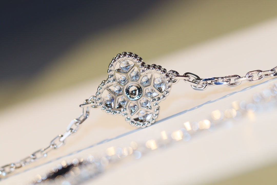 [⭐JeweliWhal]CLOVER 20 MOTIFS ONYX DIAMOND SILVER