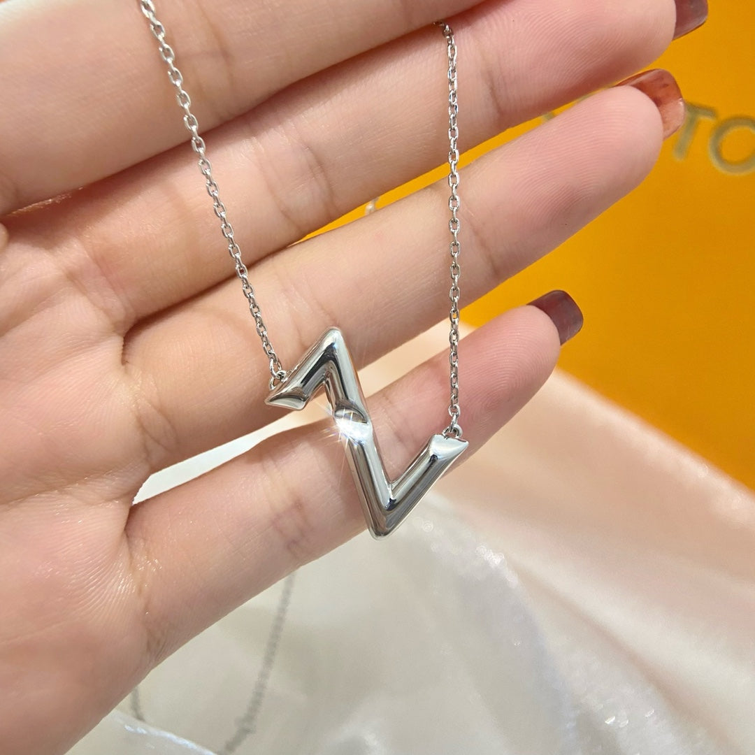 [⭐JeweliWhal]VOLTE UPSIDE DOWN NECKLACE