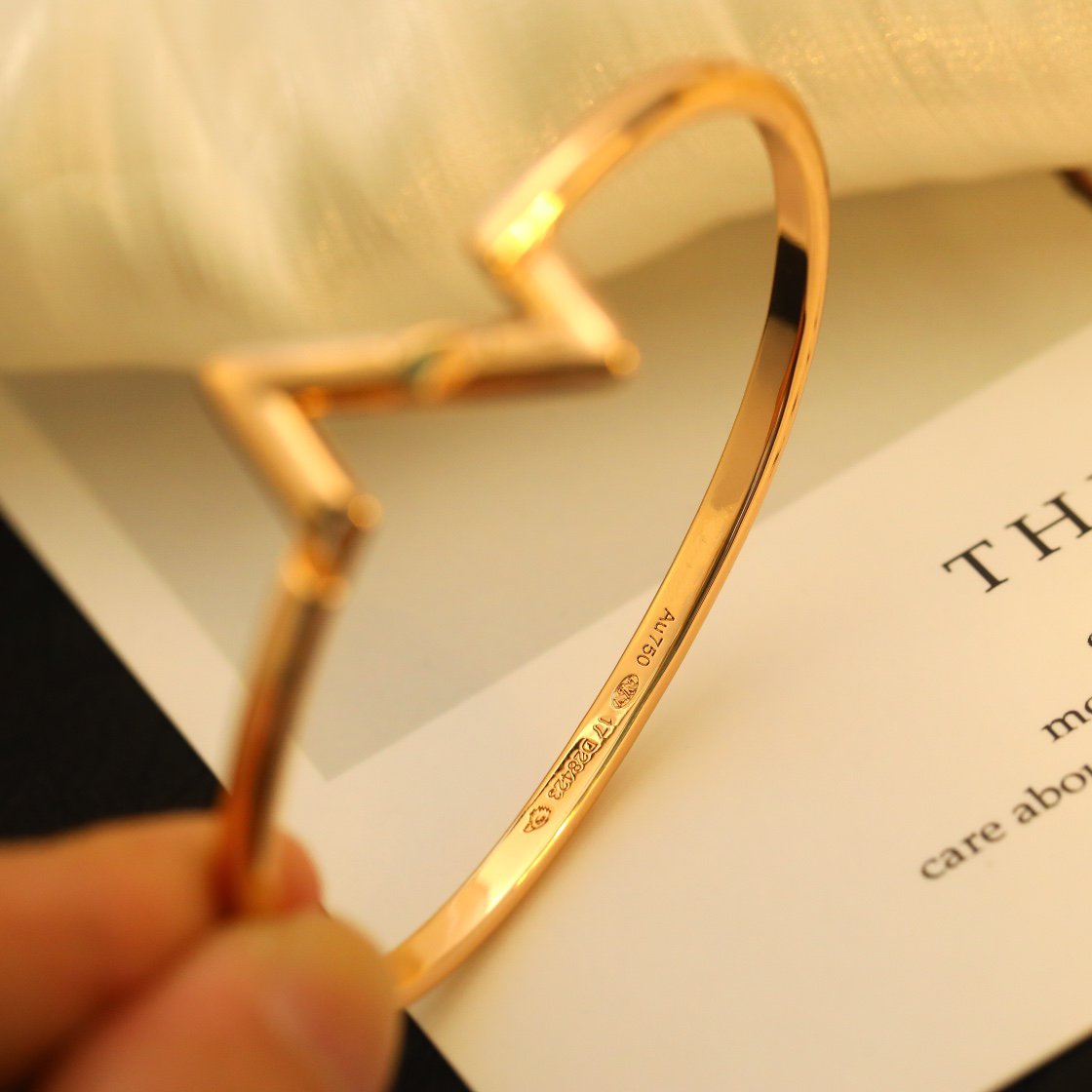 [⭐JeweliWhal]VOLTE アップサイトダウン ブレスレット