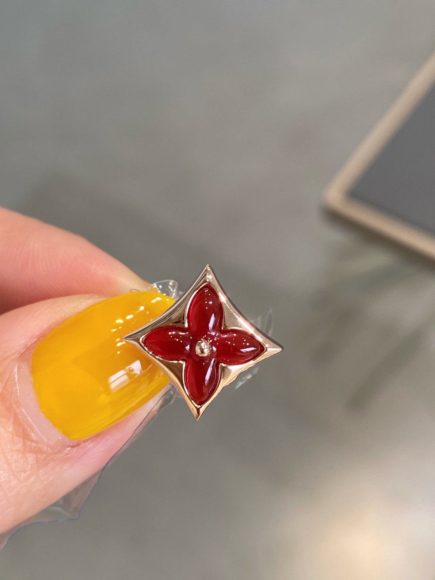 [⭐JeweliWhal]STAR AND SUN PINK GOLD CARNELIAN STUD EARRINGS