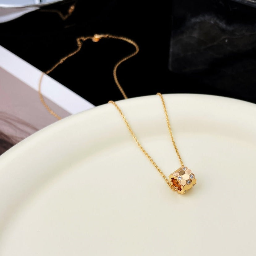 [⭐JeweliWhal]BEE MINI PEDANT DIAMOND NECKLACE