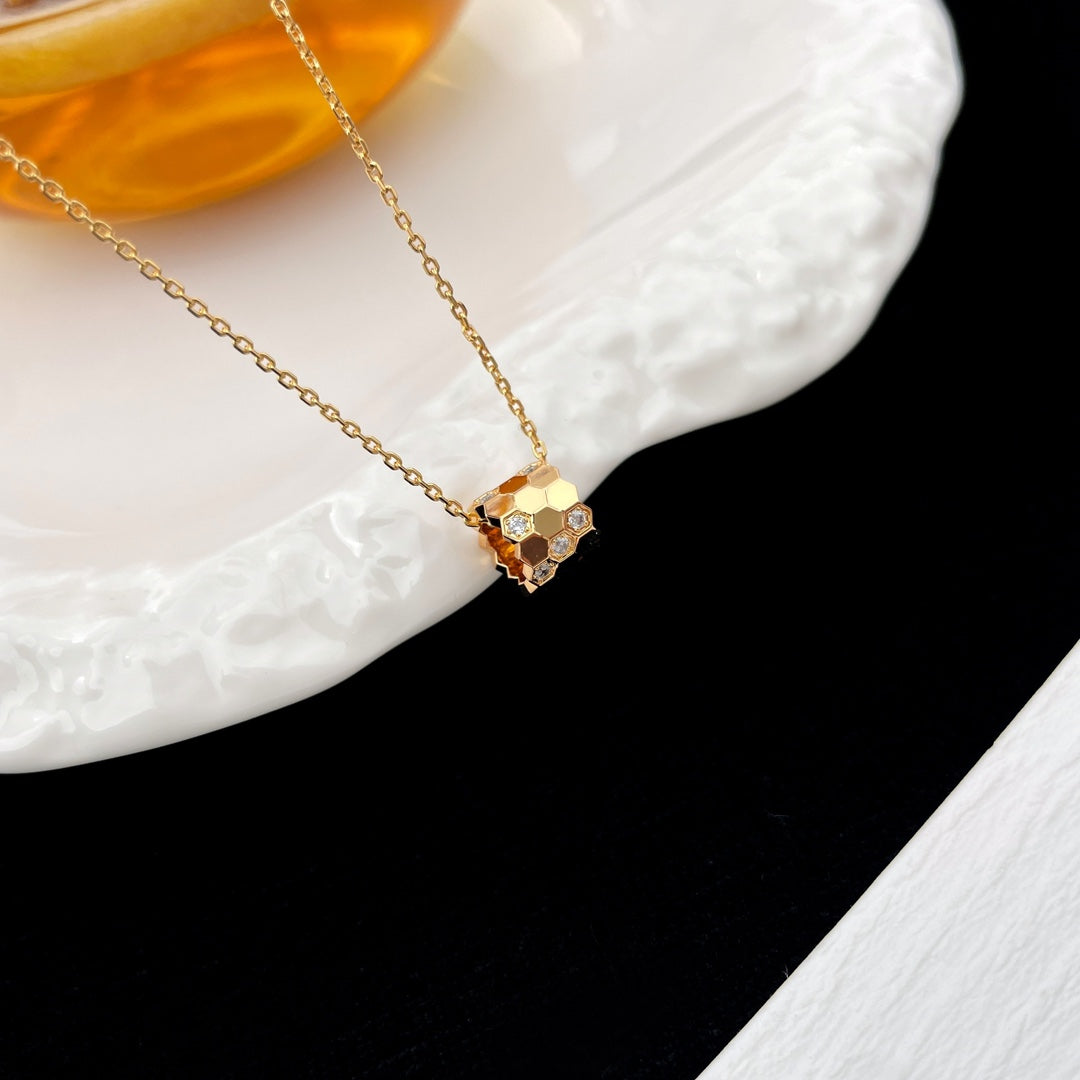 [⭐JeweliWhal]BEE MINI PEDANT DIAMOND NECKLACE