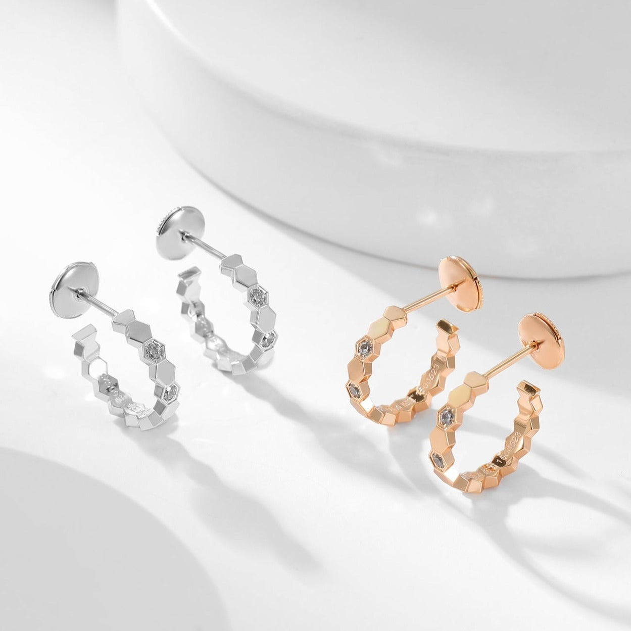 [⭐JeweliWhal]BEE LOVE DIAMOND HOOP EARRINGS