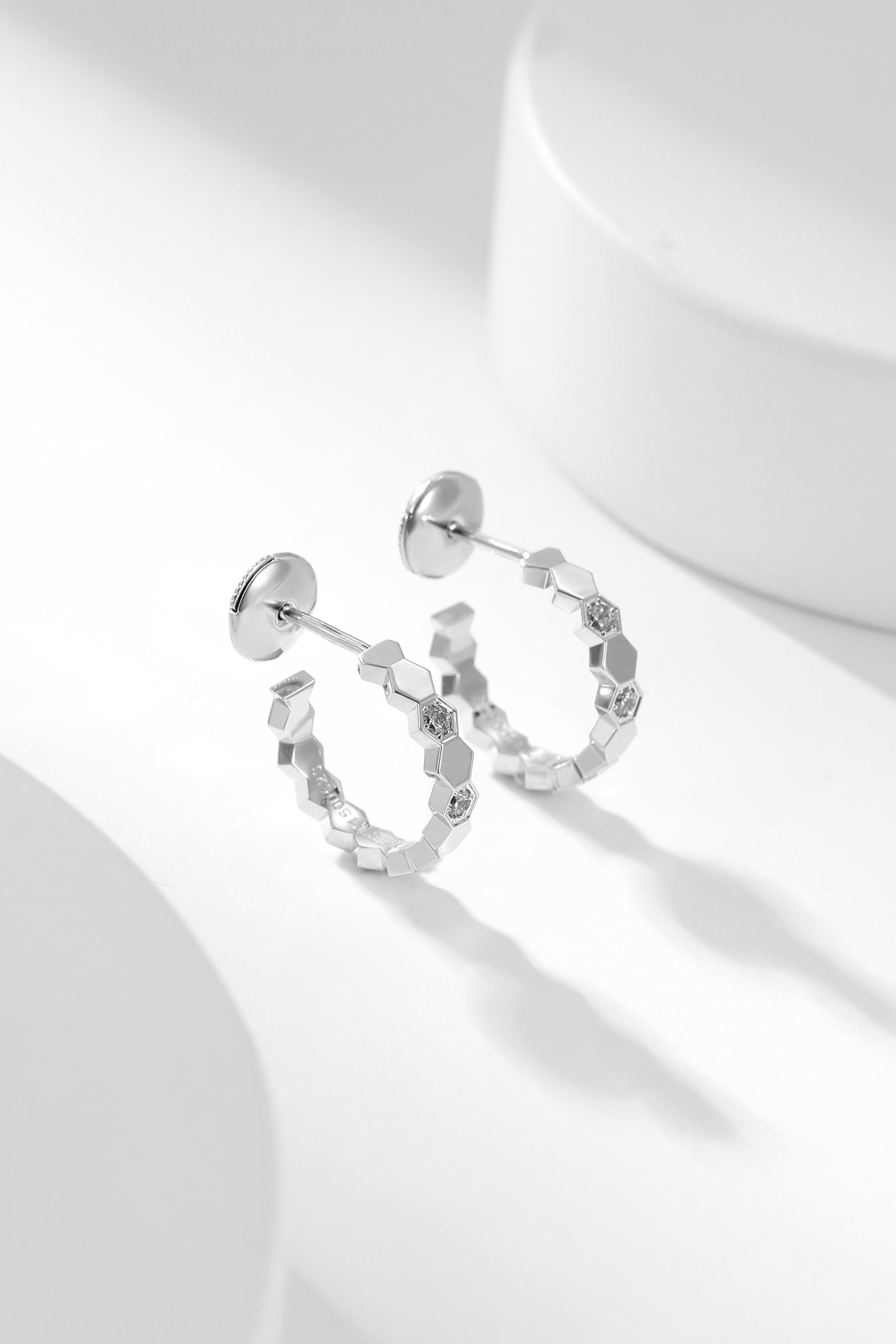 [⭐JeweliWhal]BEE LOVE DIAMOND HOOP EARRINGS
