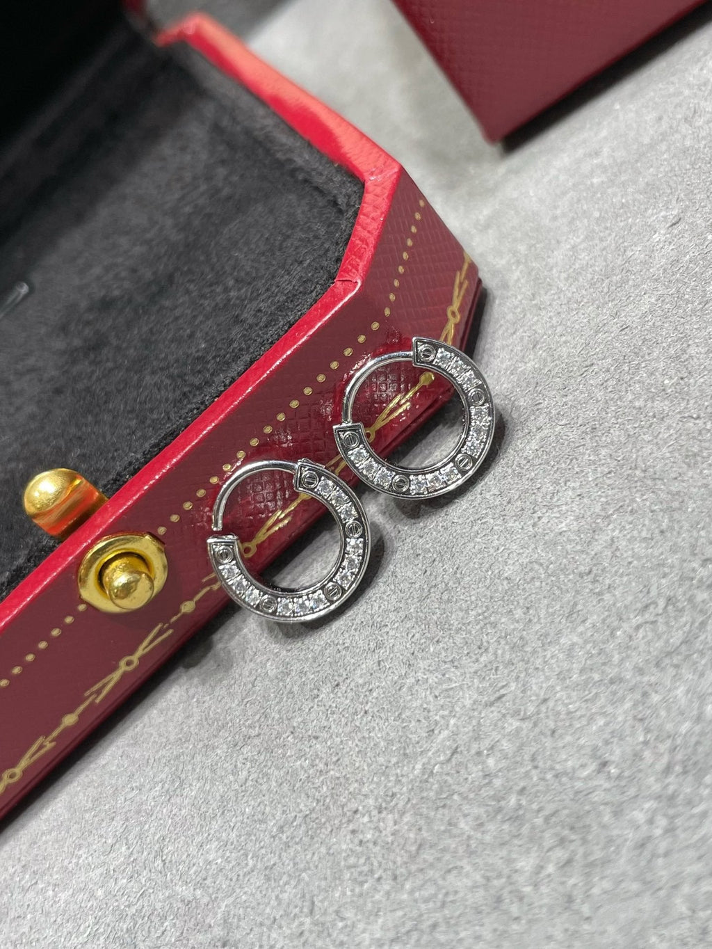 [⭐JeweliWhal]LOVE DIAMOND EARRINGS