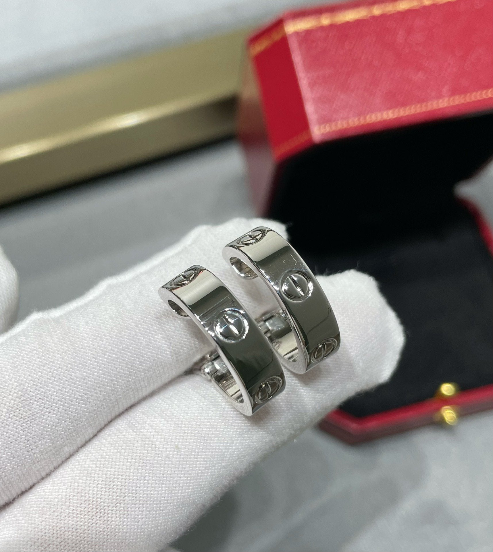 [⭐JeweliWhal]LOVE 5.5MM EARRINGS