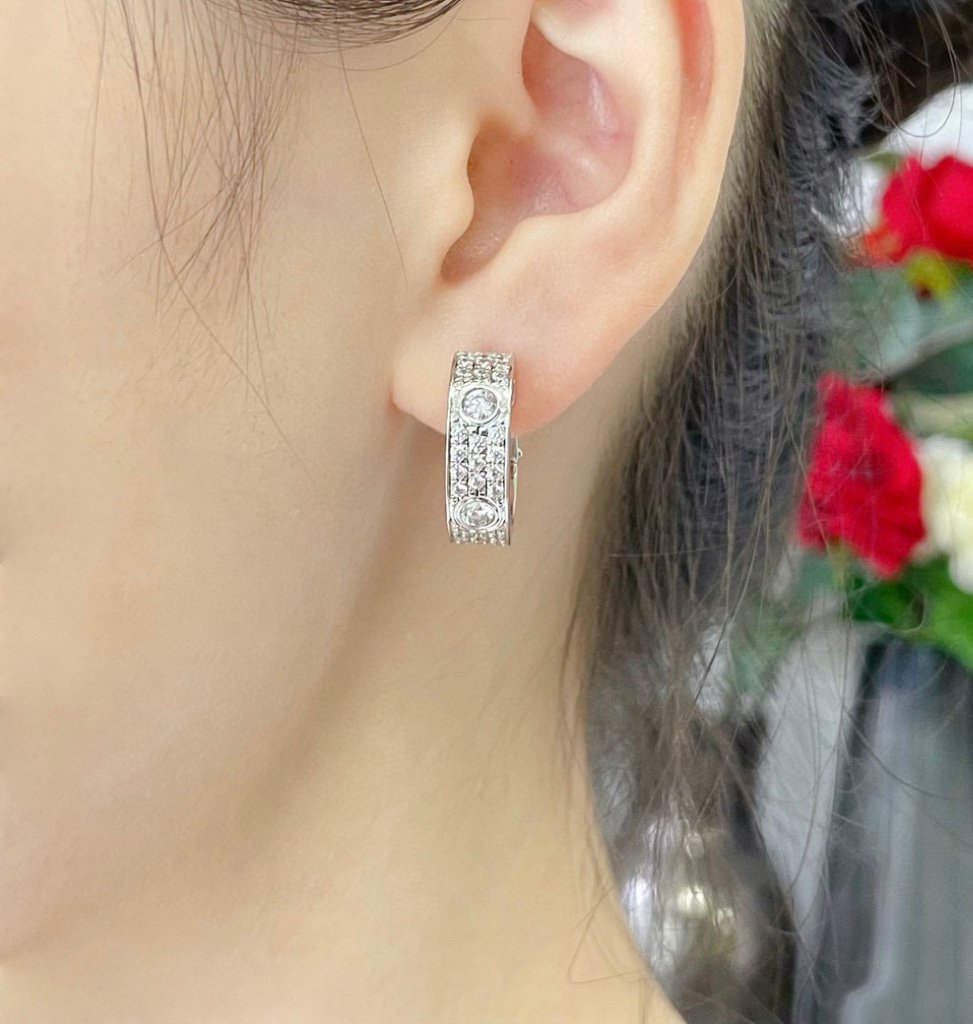 [⭐JeweliWhal]LOVE 5.5MM DIAMOND PAVED EARRINGS