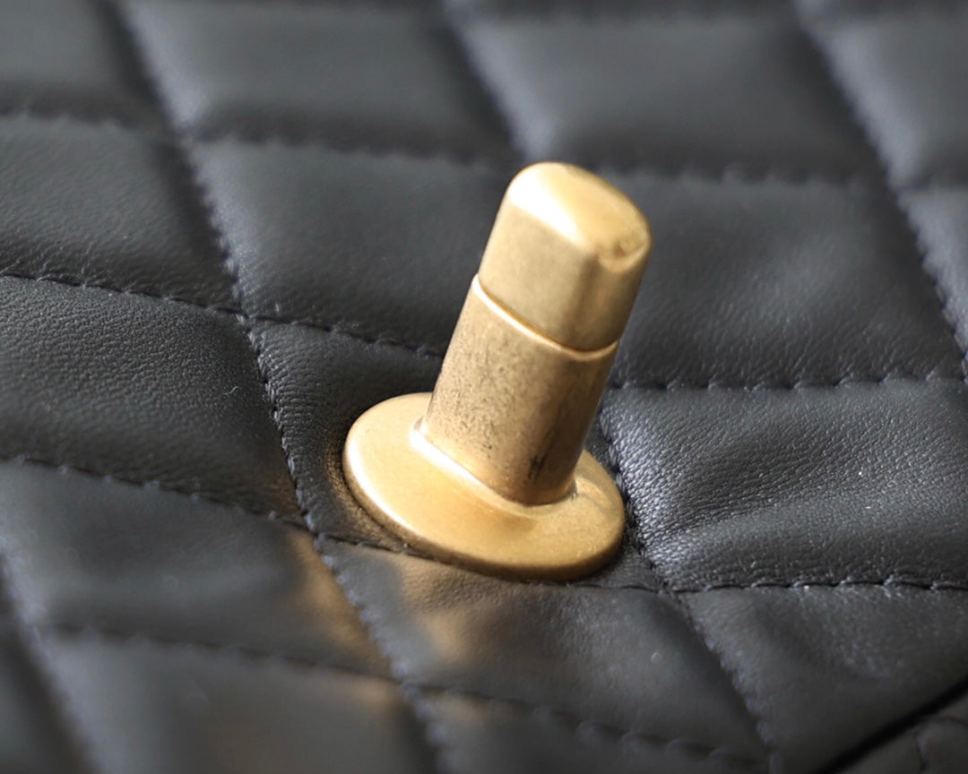 フラップバッグ 20cm ゴールド金具 ブラック ラムスキン