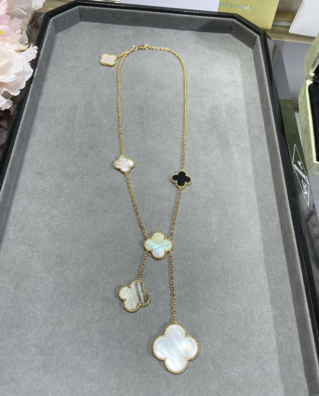 [⭐JeweliWhal]CLOVER 6 MOTIF MOP ONYX GOLD NECKLACE