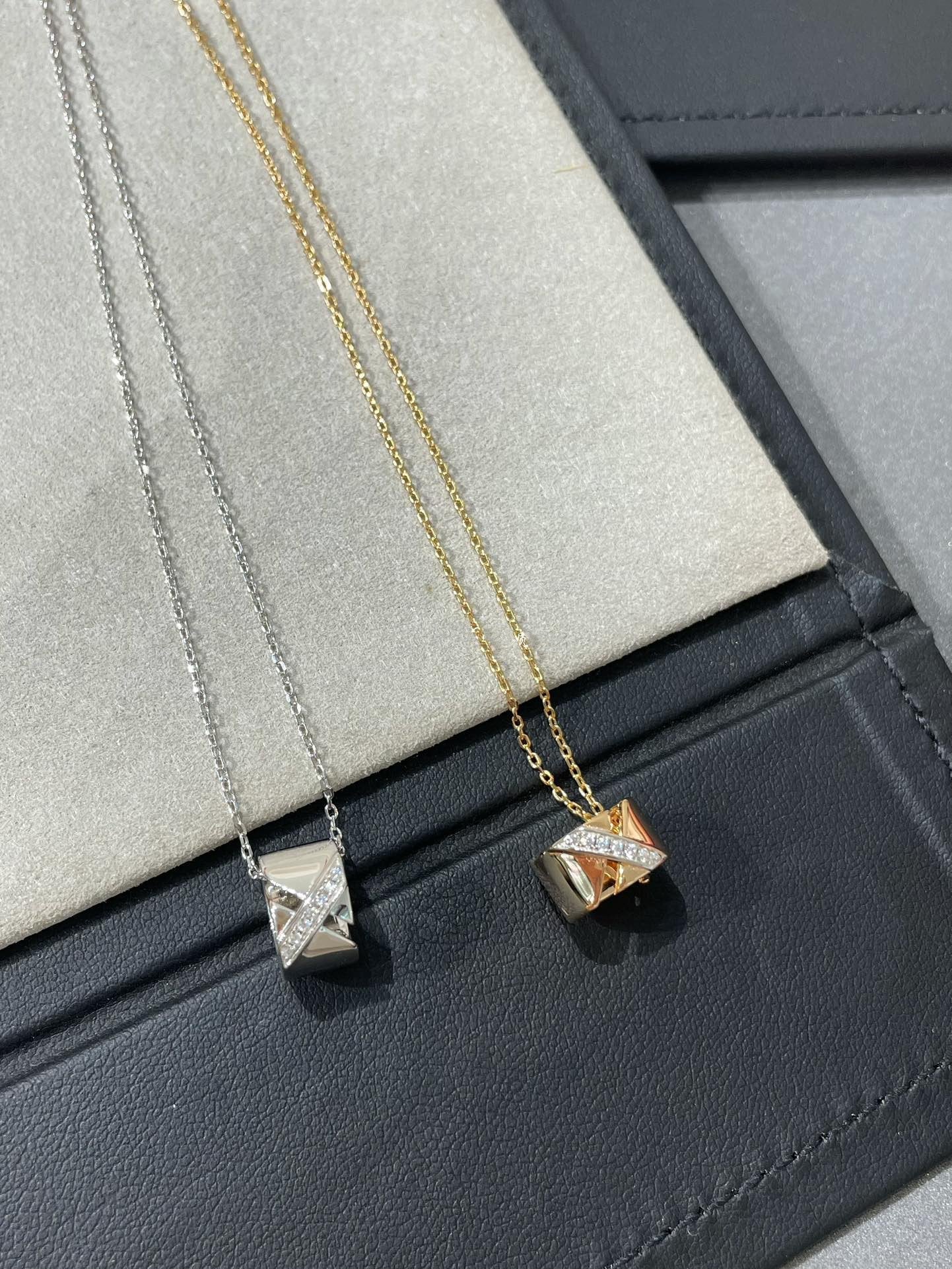 [⭐JeweliWhal]LIENS EVIDENCE DIAMOND NECKLACE