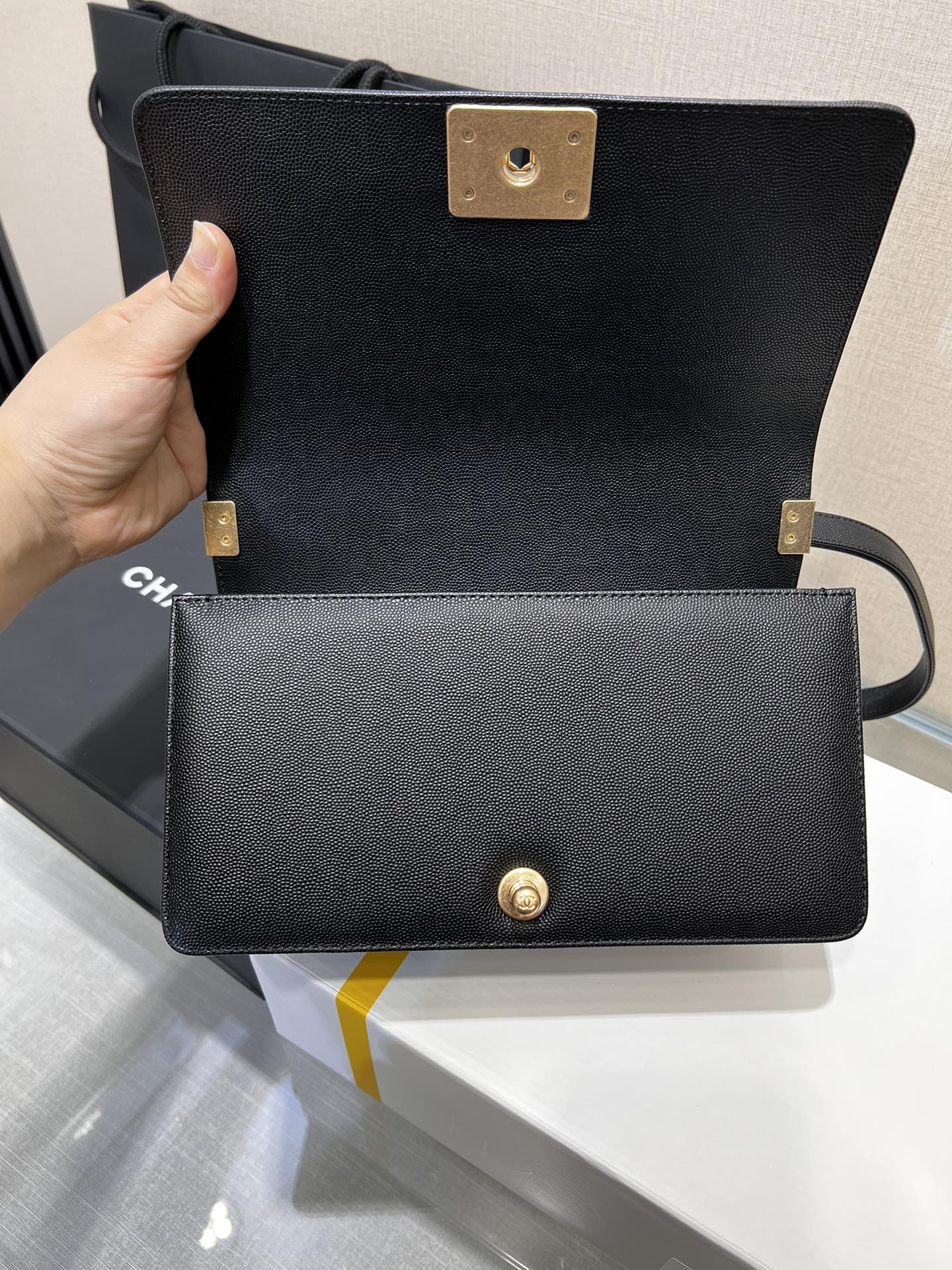 ボーイズバッグ ミディアム 25 ブラック キャビア ゴールド金具