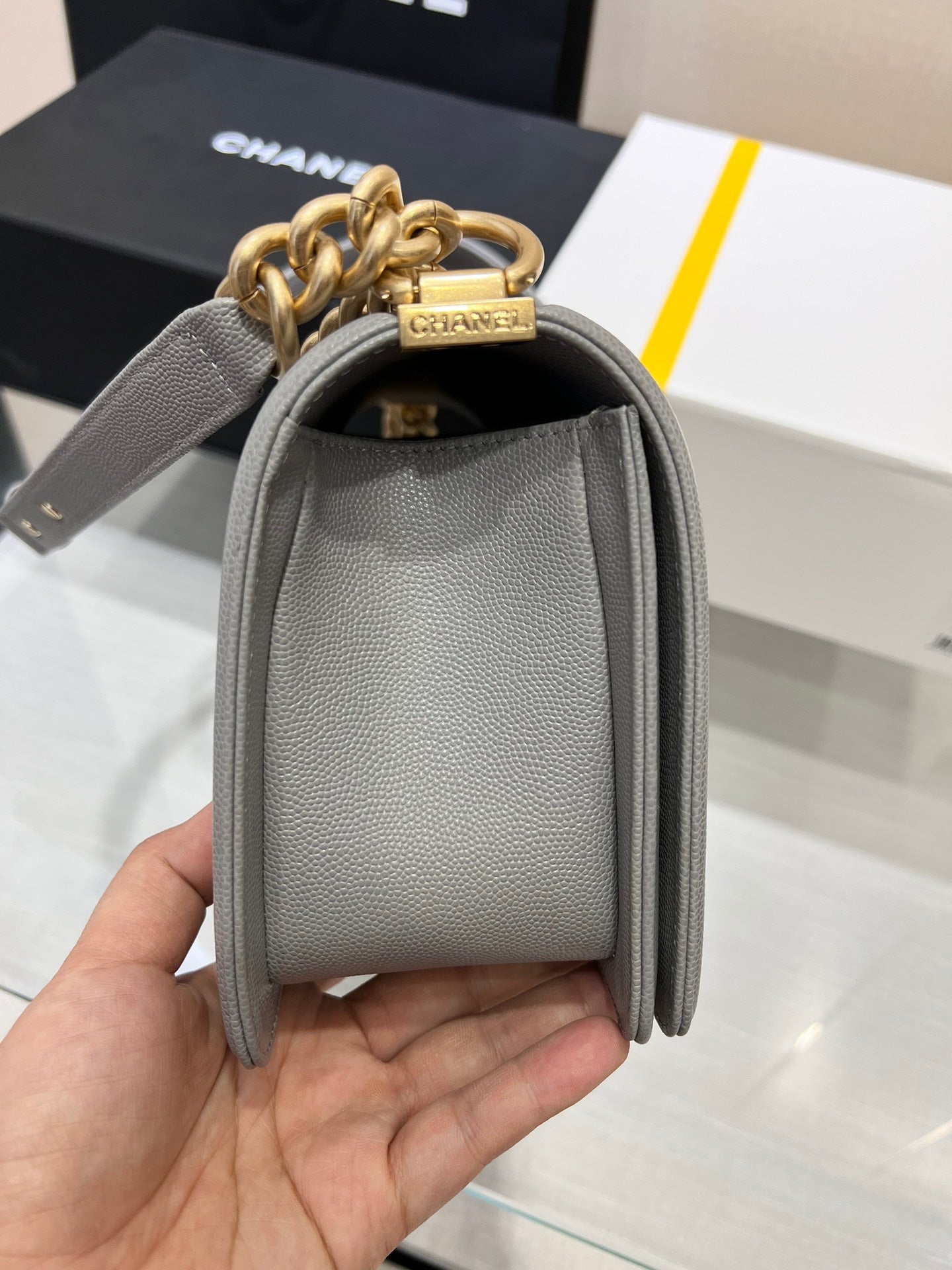 ボーイズバッグ ミディアム 25 グレー キャビア ゴールド金具