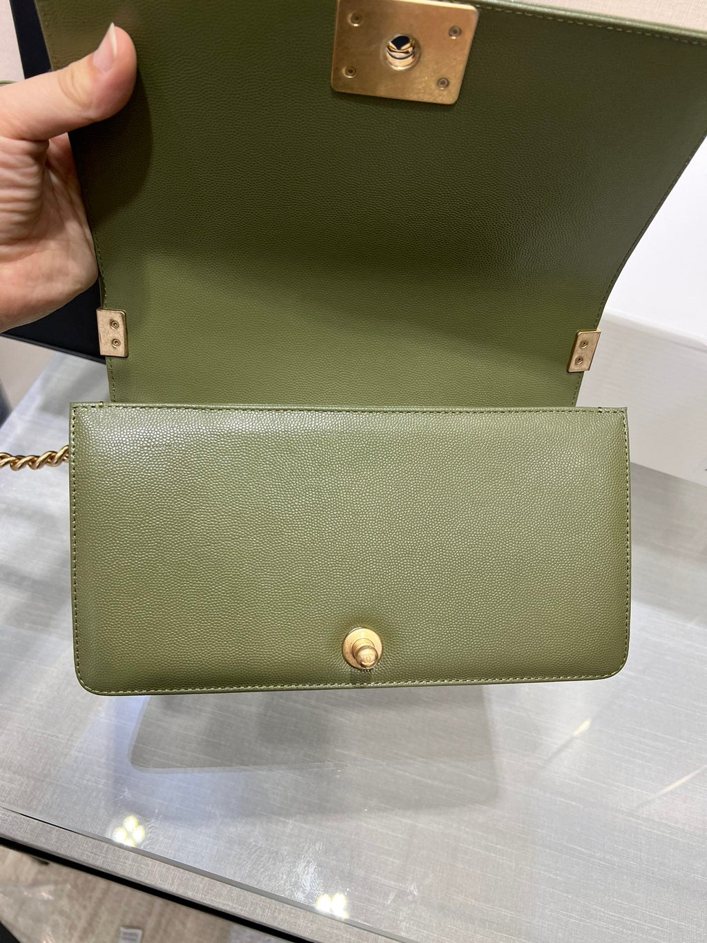 ボーイズバッグ ミディアム 25 カーキ キャビア ゴールド金具