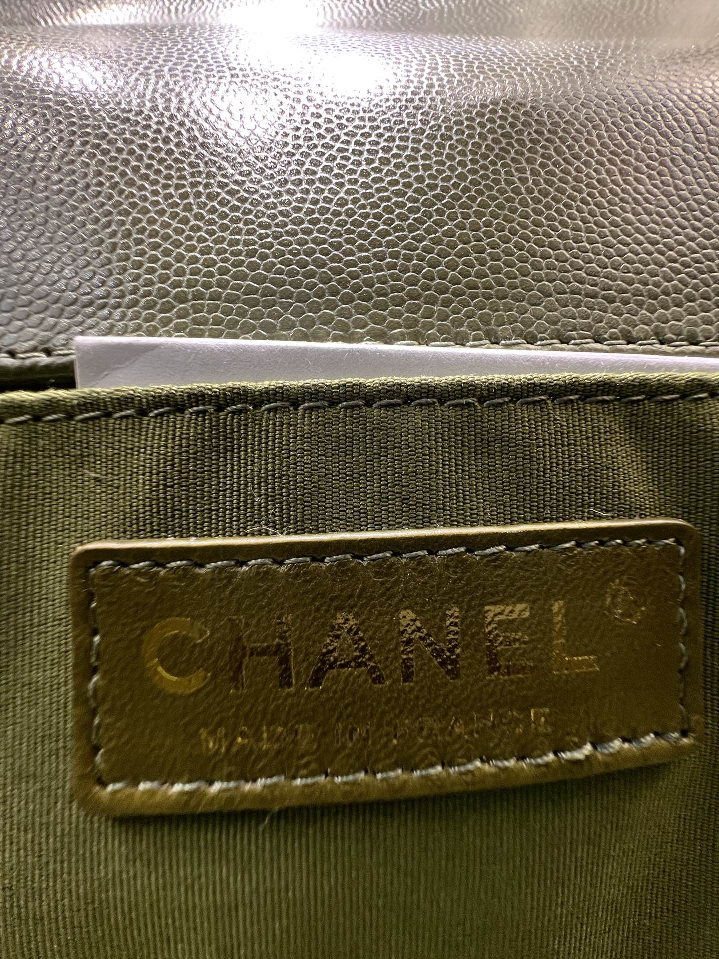 ボーイズバッグ ミディアム 25 カーキ キャビア ゴールド金具