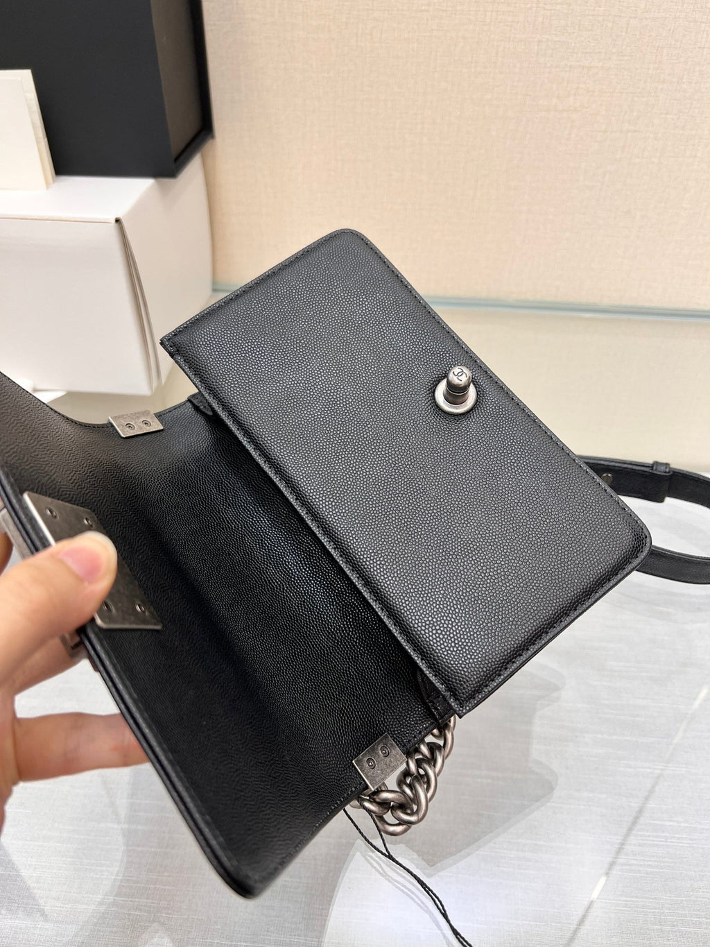 ボーイズバッグ スモール 20 ブラック シェブロン キャビア ルテニウムハードウェア