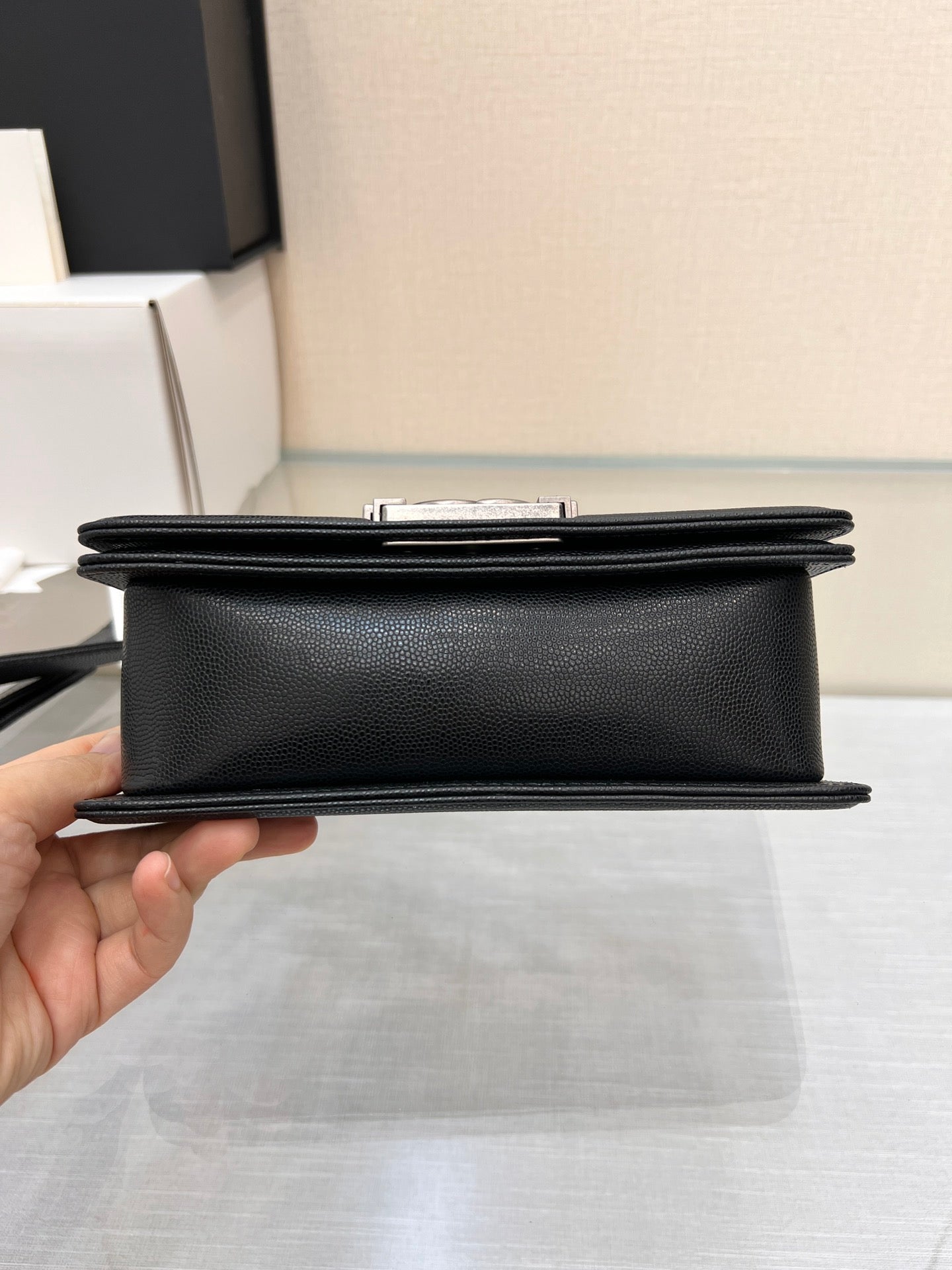 ボーイズバッグ スモール 20 ブラック シェブロン キャビア ルテニウムハードウェア