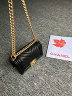 ボーイズバッグ スモール 20 ブラック シェブロン キャビア ゴールド金具