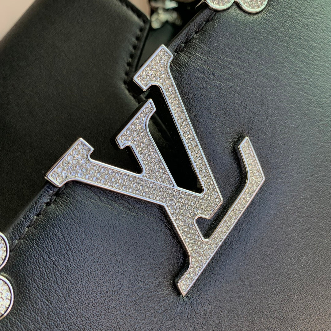 カプシーヌ MM 31 ブラック トリヨン シルバーハードウェア