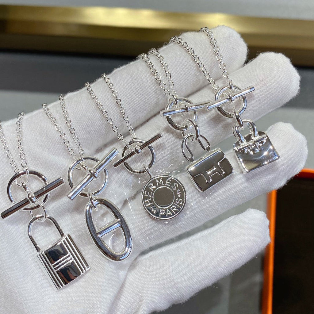 [⭐JeweliWhal]CONSTANCE PEDANT SILVER NECKLACE