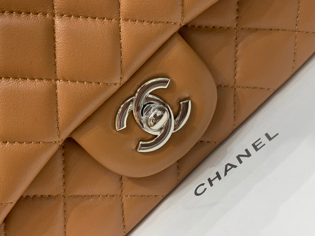 ミニスクエアフラップバッグ 17cm ブラウンラムスキン シルバー金具