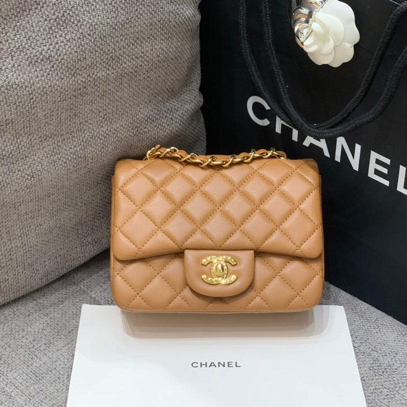 ミニスクエアフラップバッグ 17cm ブラウンラムスキン ゴールド金具