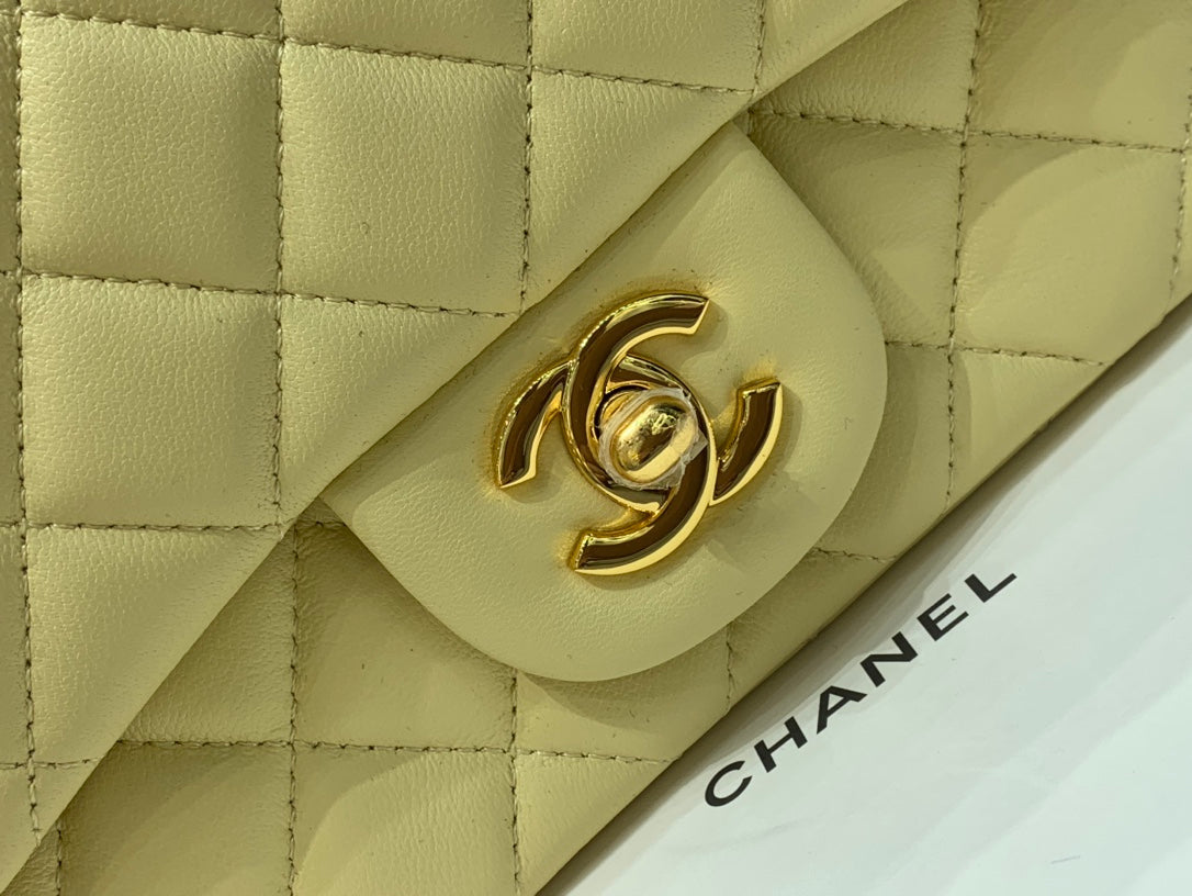 ミニスクエアフラップバッグ 17cm イエローラムスキン ゴールド金具