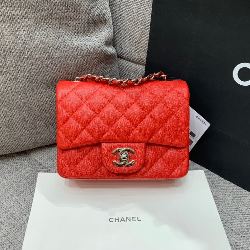 ミニスクエアフラップバッグ 17cm レッドキャビア シルバー金具