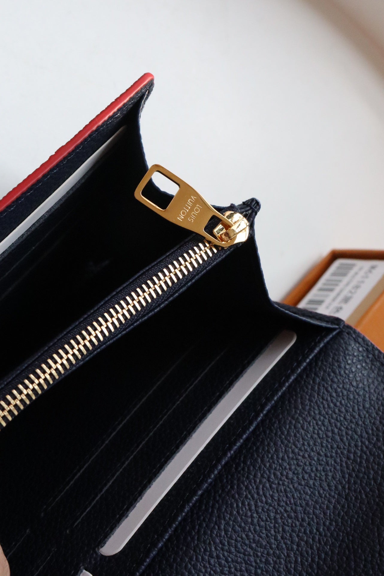 LV サラ ウォレット モノグラム アンプラント レザー 19cm ブラック レッド