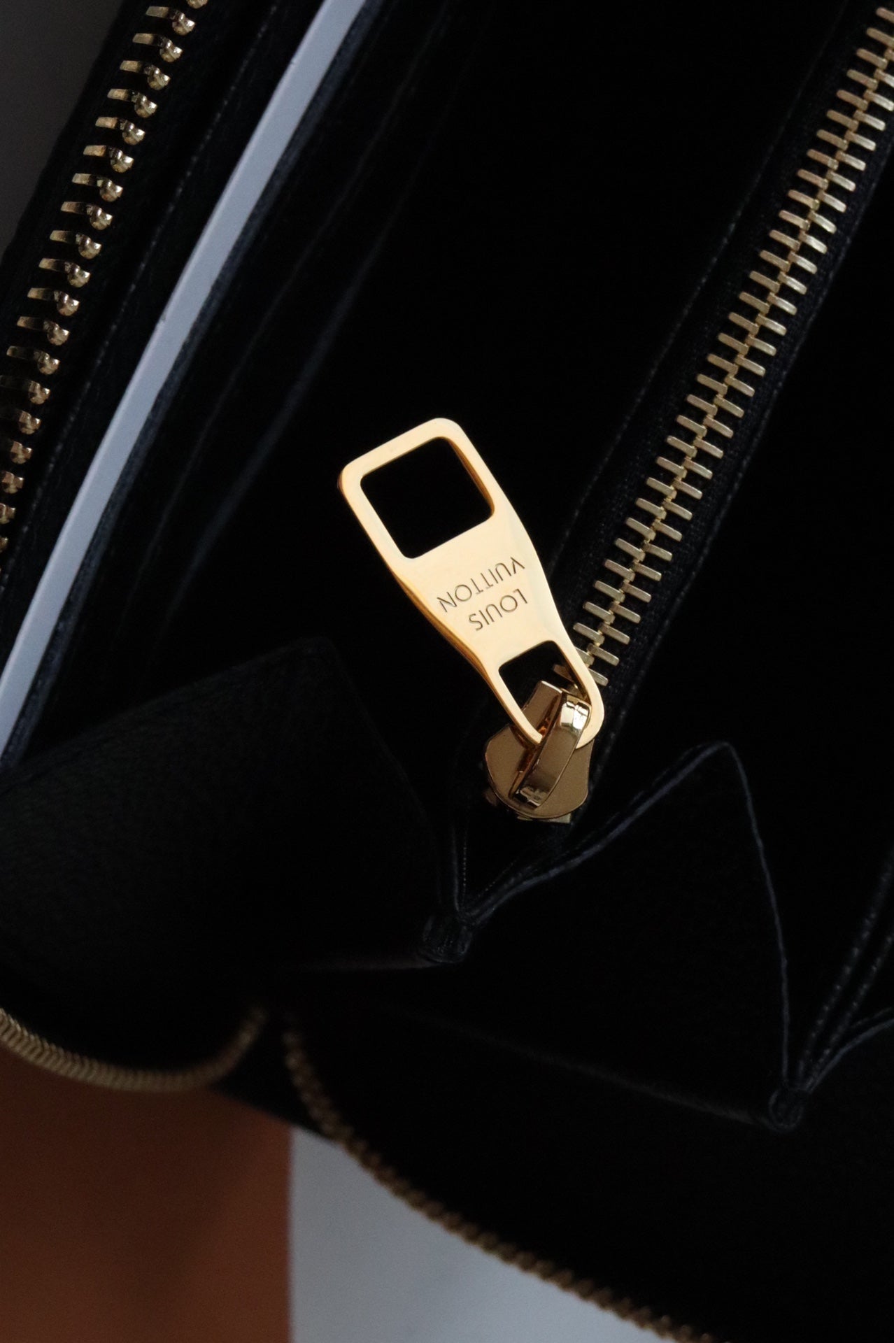 LV ジッピーウォレット 長財布 ブラック モノグラム アンプラント レザー