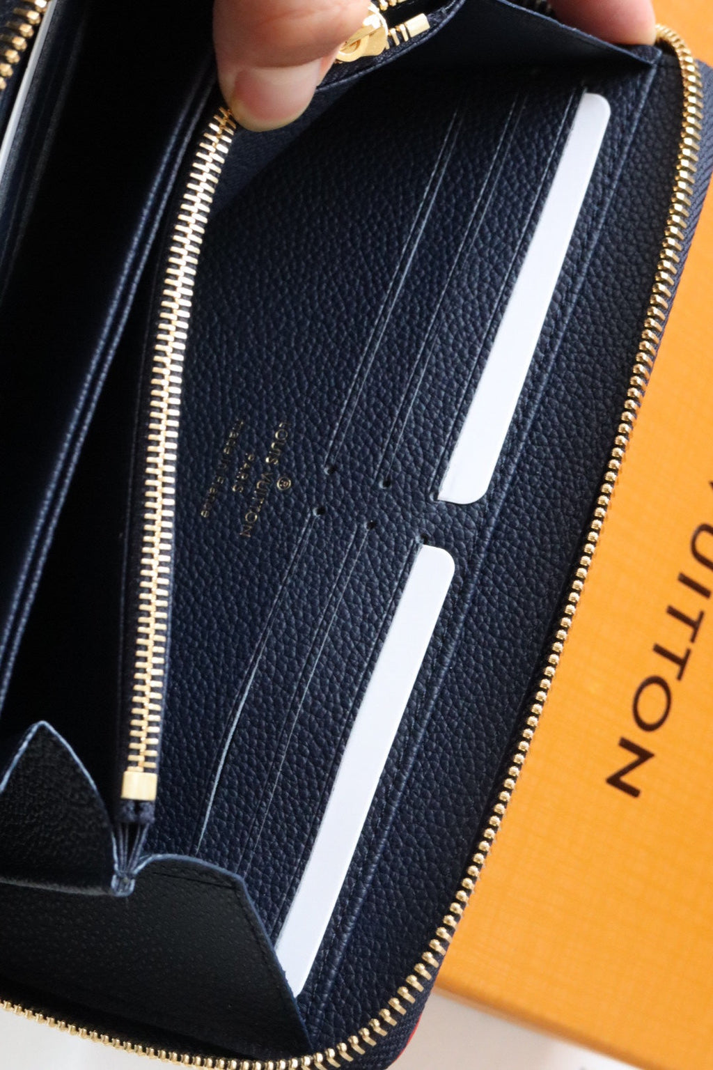 LV ジッピーウォレット 長財布 ブルー レッド アンプラント レザー