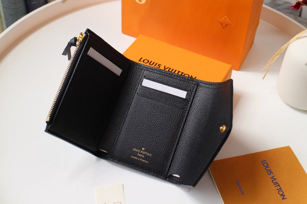 ヴィクトリーヌ ウォレット 12CM ブラック モノグラム アンプラント レザー