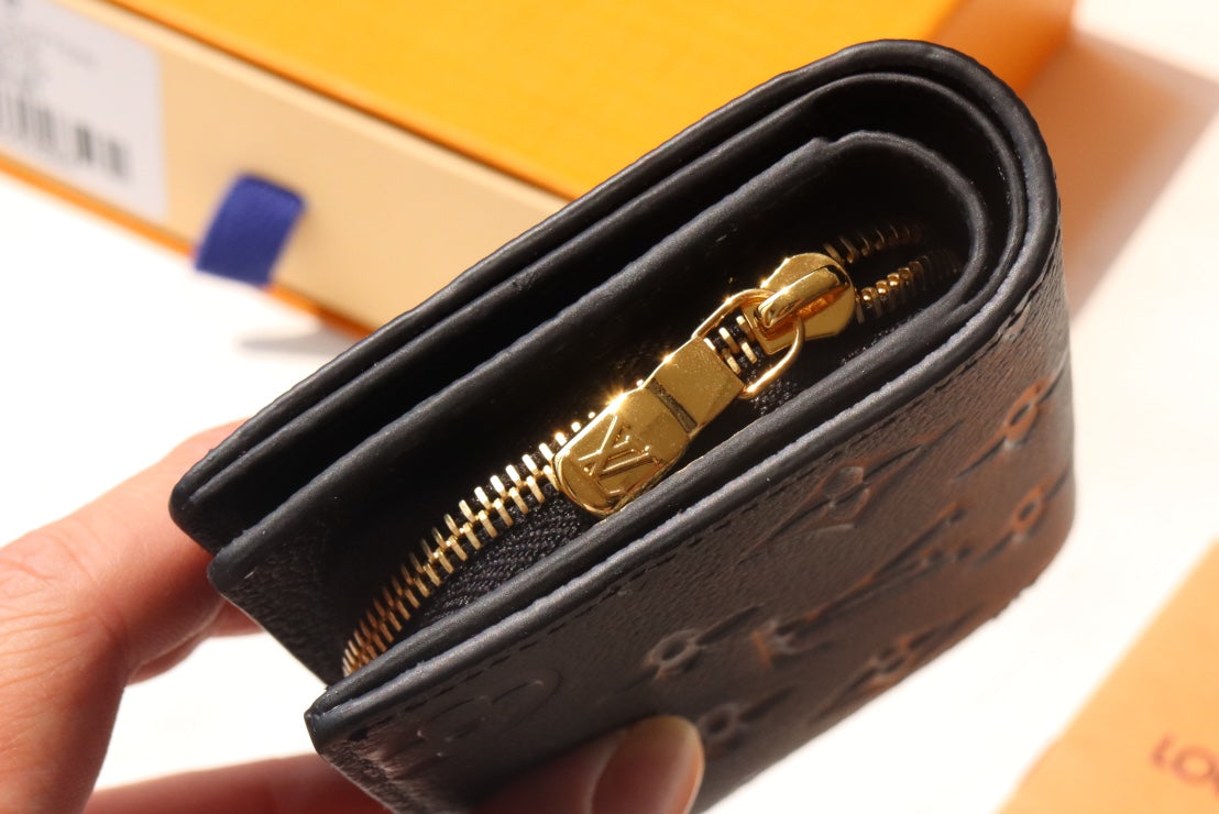 クレア ウォレット 12cm ブラック モノグラム アンプラント レザー