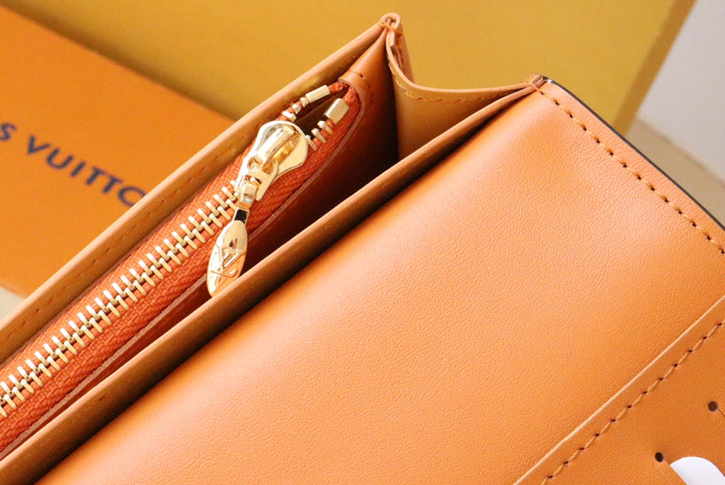 VERTICAL WALLET CAPUCINES BLACK