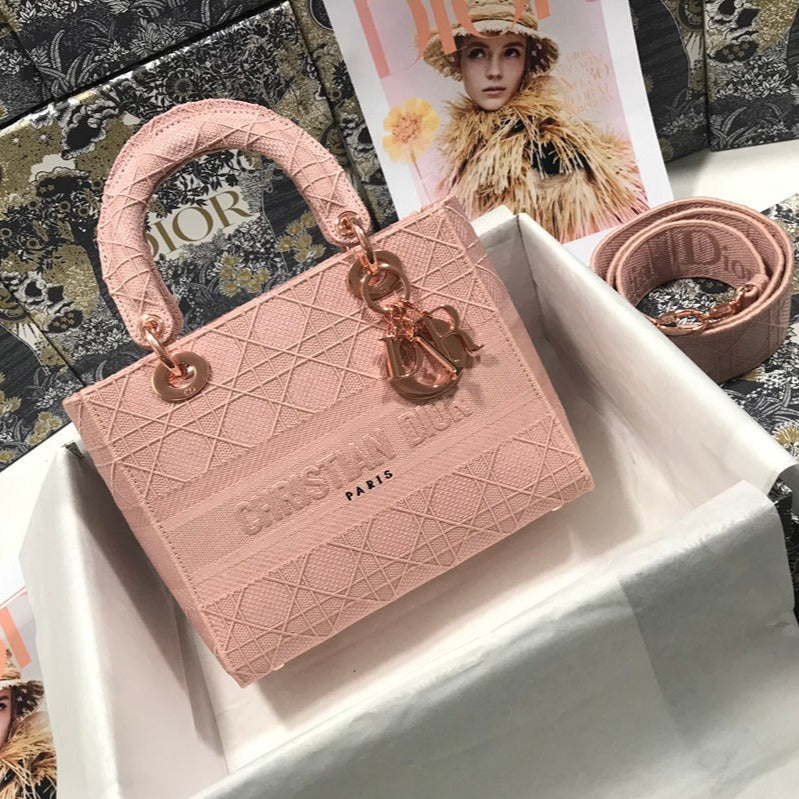 ミディアム レディ D-LITE 24 ピンク カナッジ刺繍