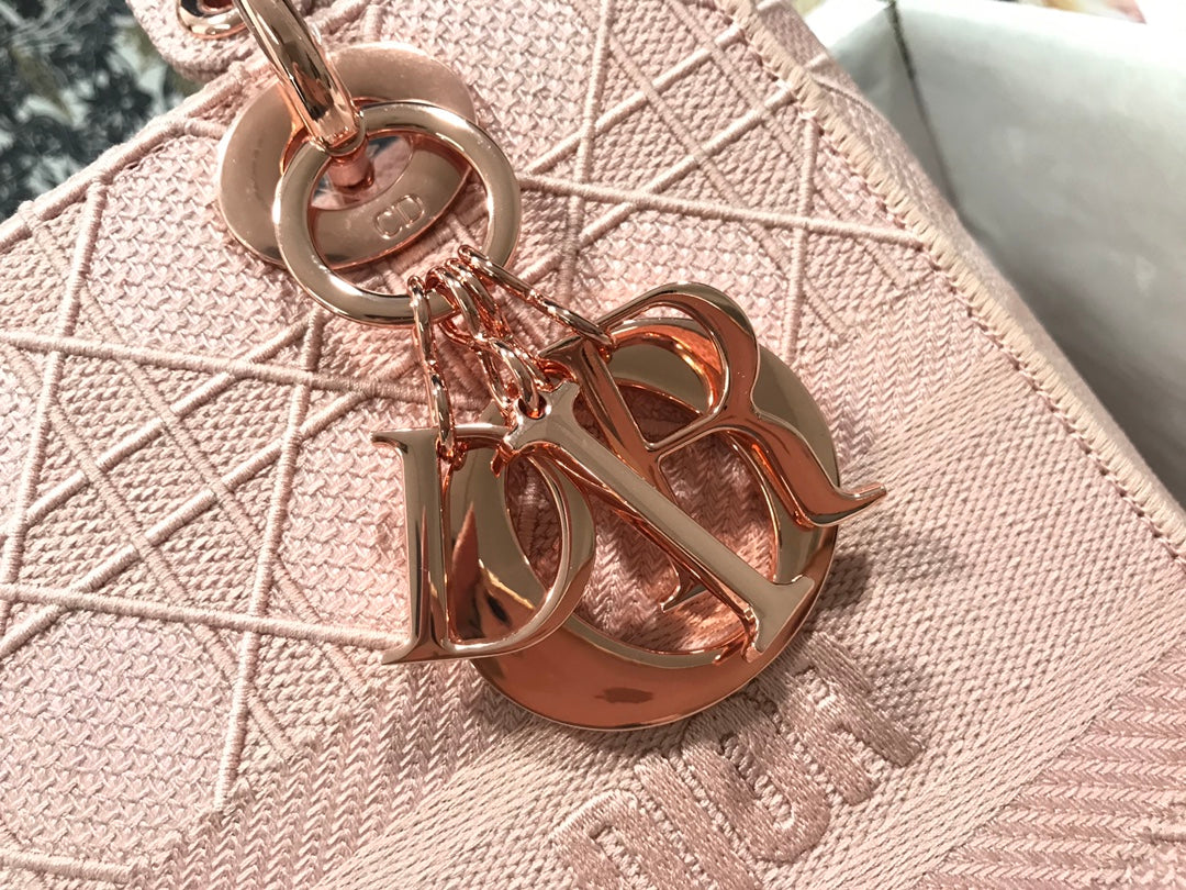 ミディアム レディ D-LITE 24 ピンク カナッジ刺繍