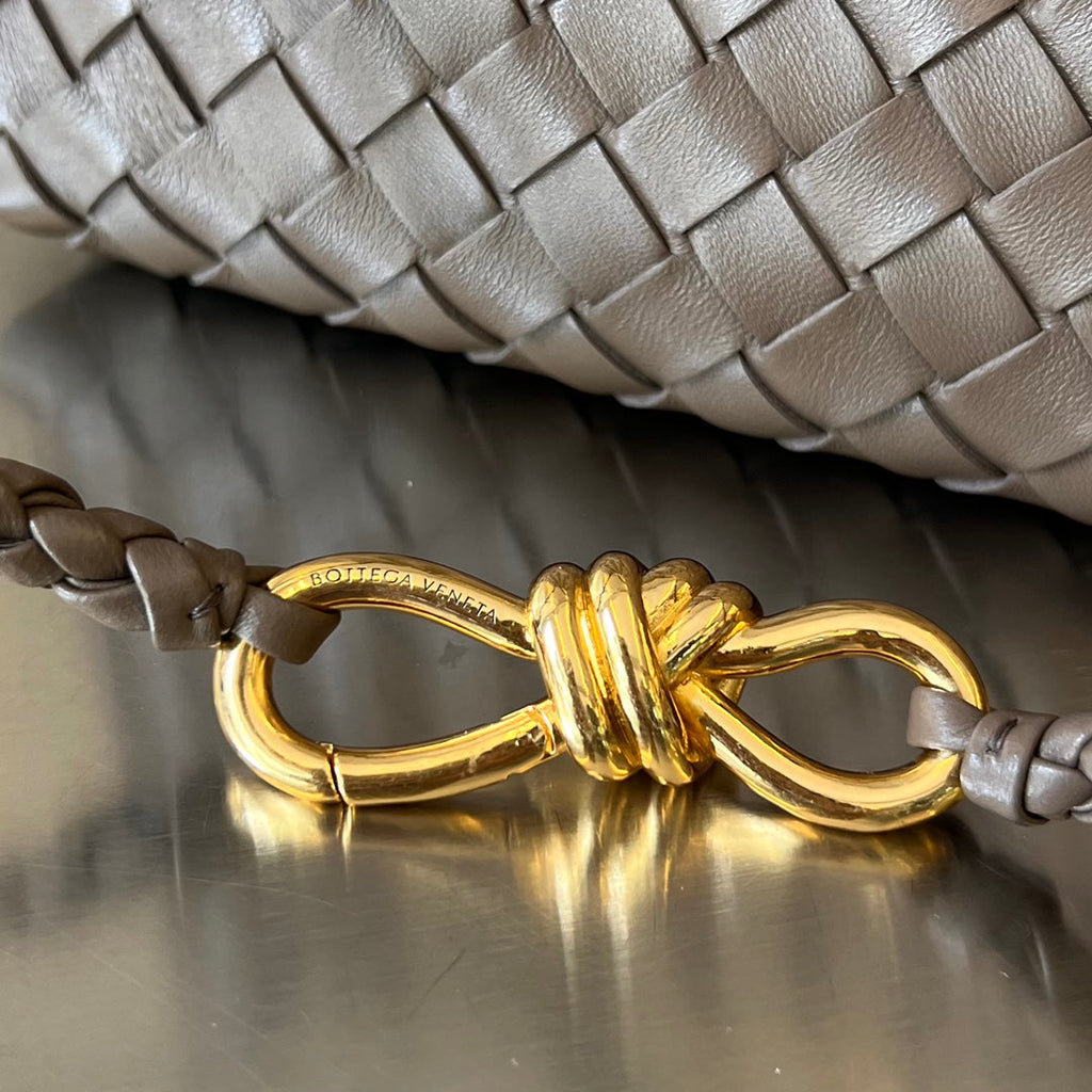 BV スモール アンダモ 25cm チョコレート ラムスキン