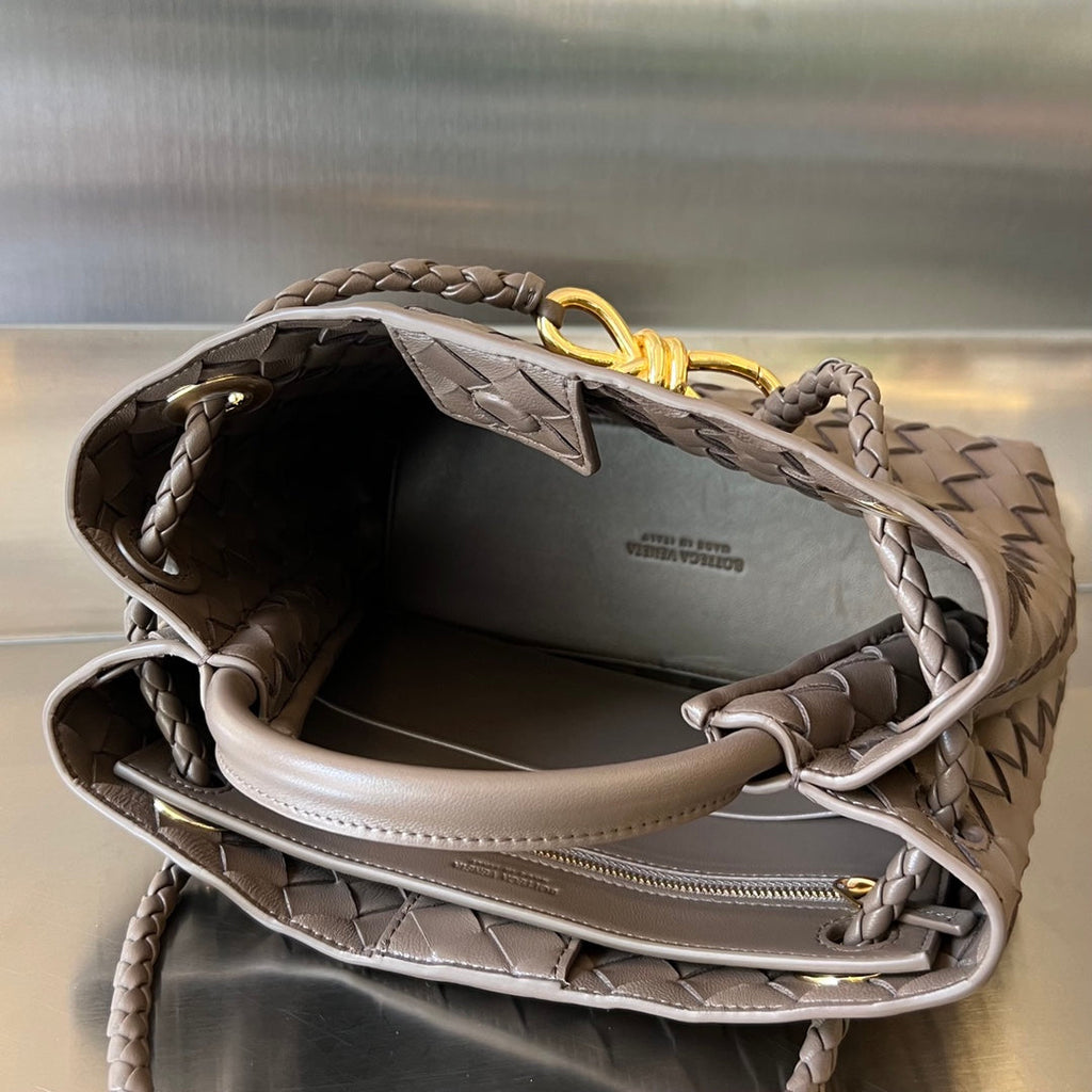 BV スモール アンダモ 25cm チョコレート ラムスキン