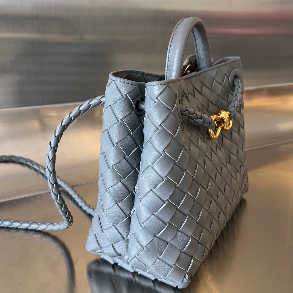 BV スモール アンダモ 25cm ダークグレー ラムスキン