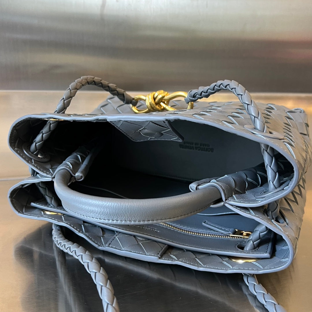 BV スモール アンダモ 25cm ダークグレー ラムスキン