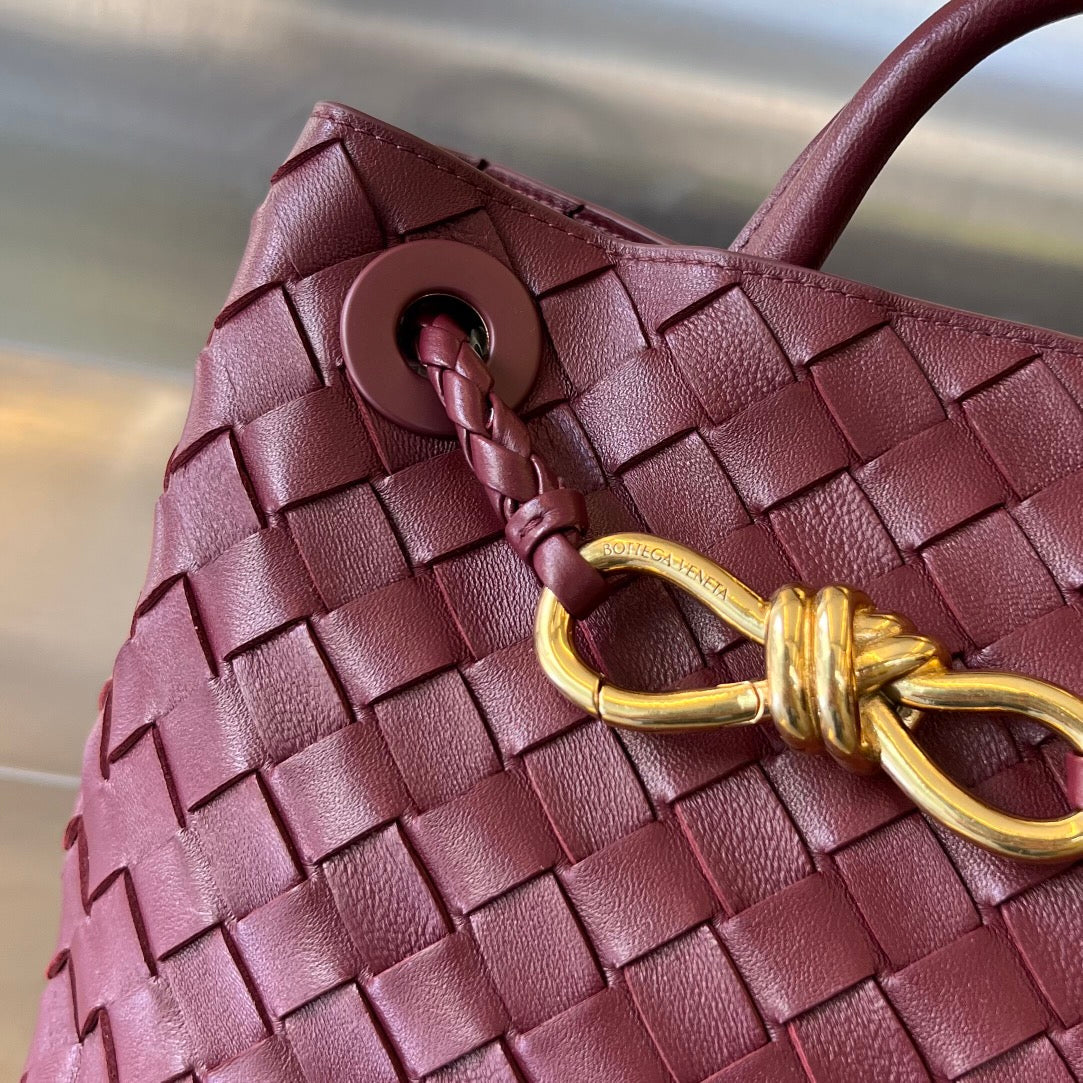 BV スモール アンダモ 25cm ダークレッド ラムスキン